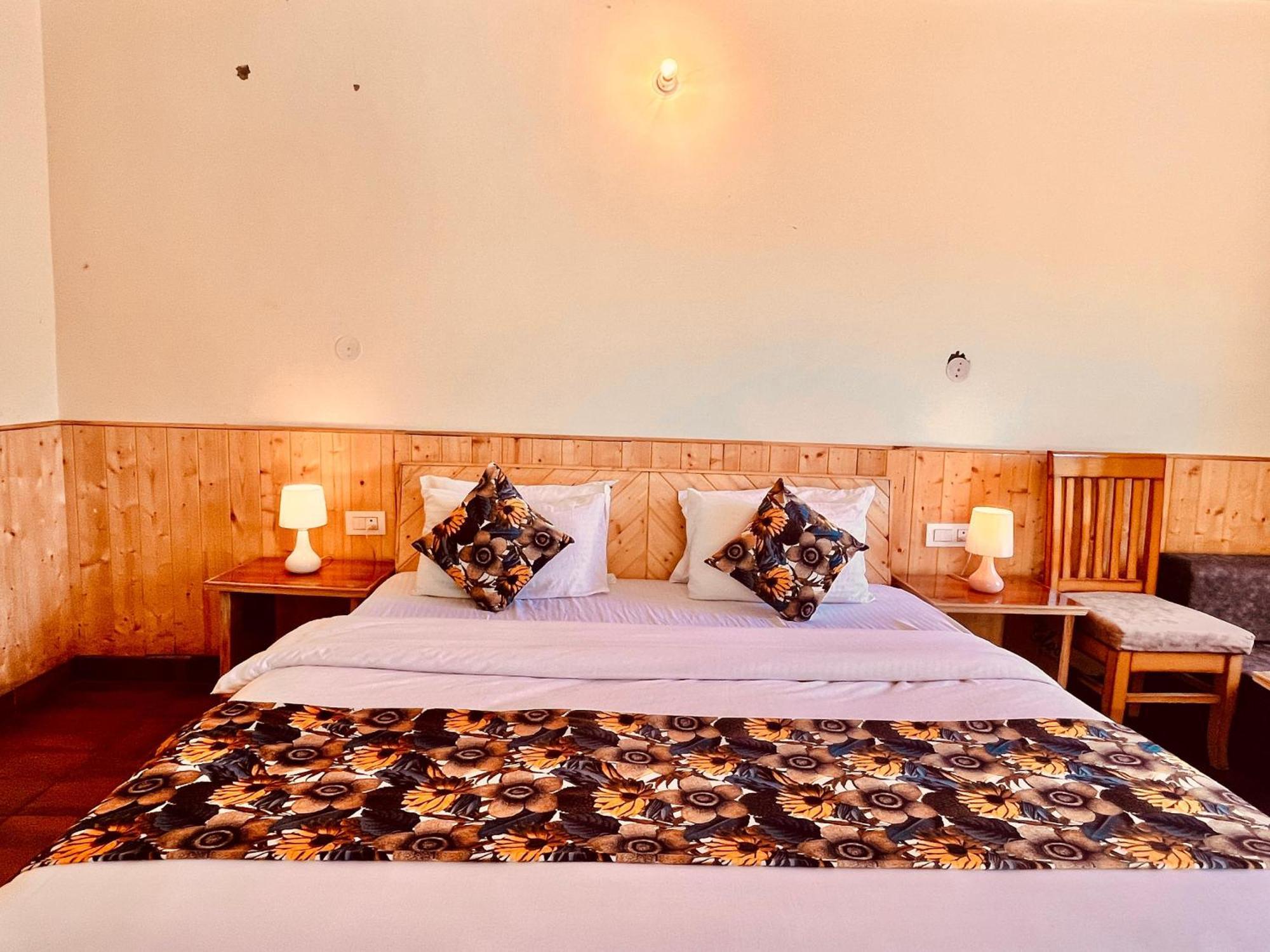 Himalayan River Resort, Manali - #Riverside # Private Parking # Scenic River & Mountain View # Open Cafe # Spacious Rooms - Manali (Himachal Pradesh) — Photos 2